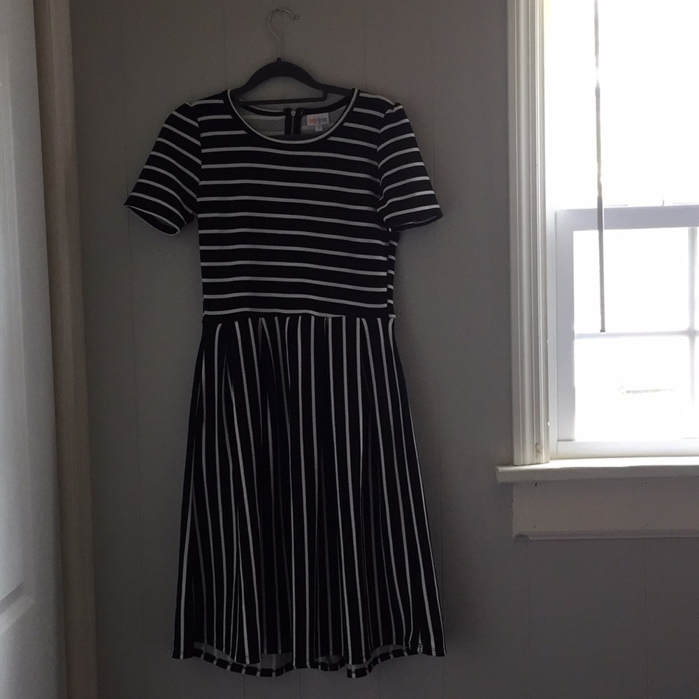 LulaRoe Amelia black and white stripes
